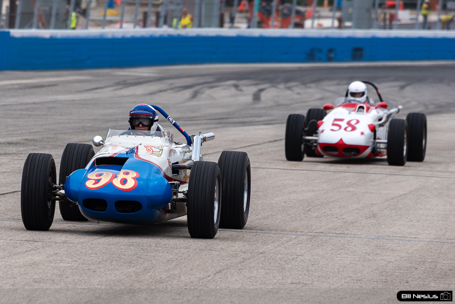 1963 Watson Roadster - Willard Battery Agajanian Special Replica Number 98  / IMG_6715 / 3