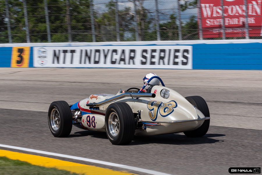 1963 Watson Roadster - Willard Battery Agajanian Special Replica Number 98  / IMG_9217 / 3