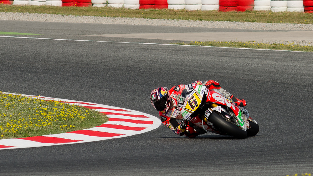 Stefan Bradl on the #6 LCR Honda MotoGP at Circuit de Catalunya turn 4 / DSC_5234