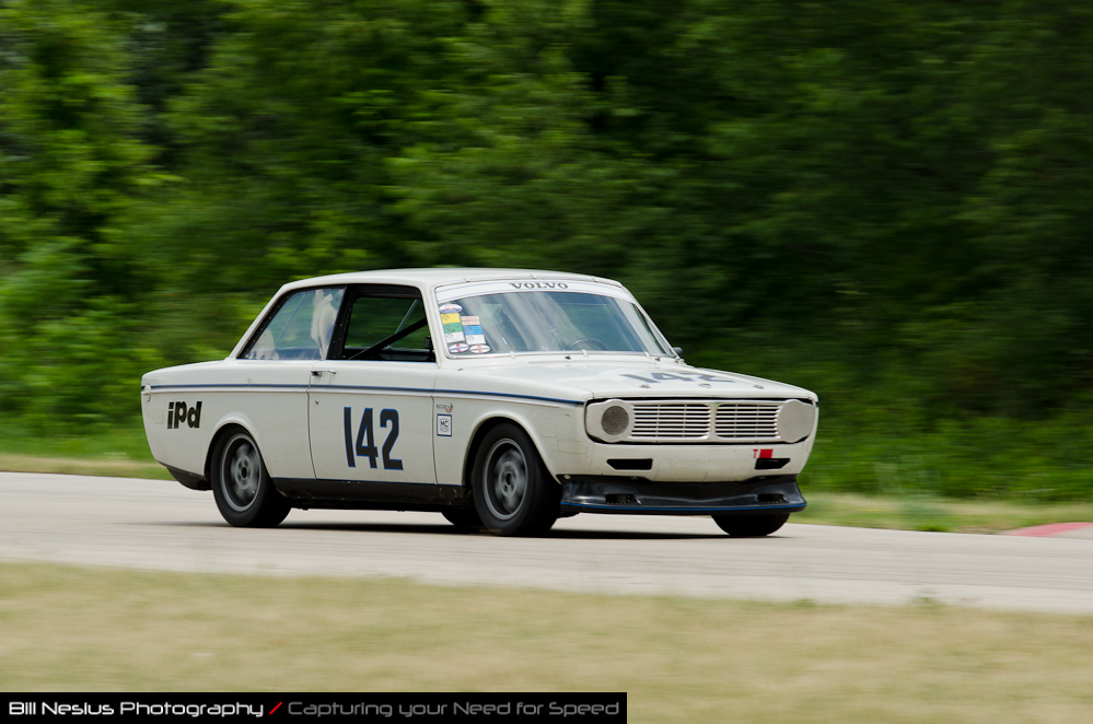 DSC_7246 / 1967 Volvo 142-S driven by Todd Jongen in turn 3. Blackhawk Farms Raceway