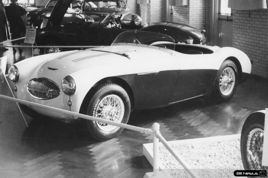 Austin Healey 100S at New York Autoshow 1955 / 114L_0015 / 