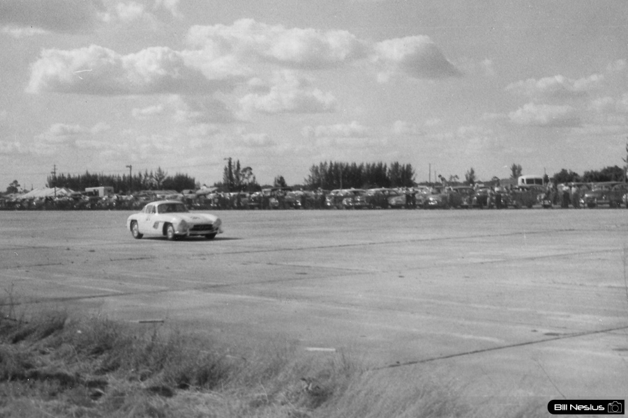 Mercedes 300SL driven by Woodnorth / Makins at Sebring March, 13 1955 / 114L_0032 / 