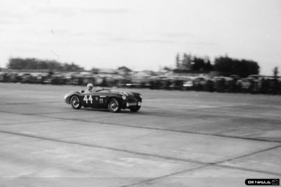 Austin Healey 100 Number 44 driven by Moss / Macklin at Sebring March, 13 1955 / 114L_0034 / 