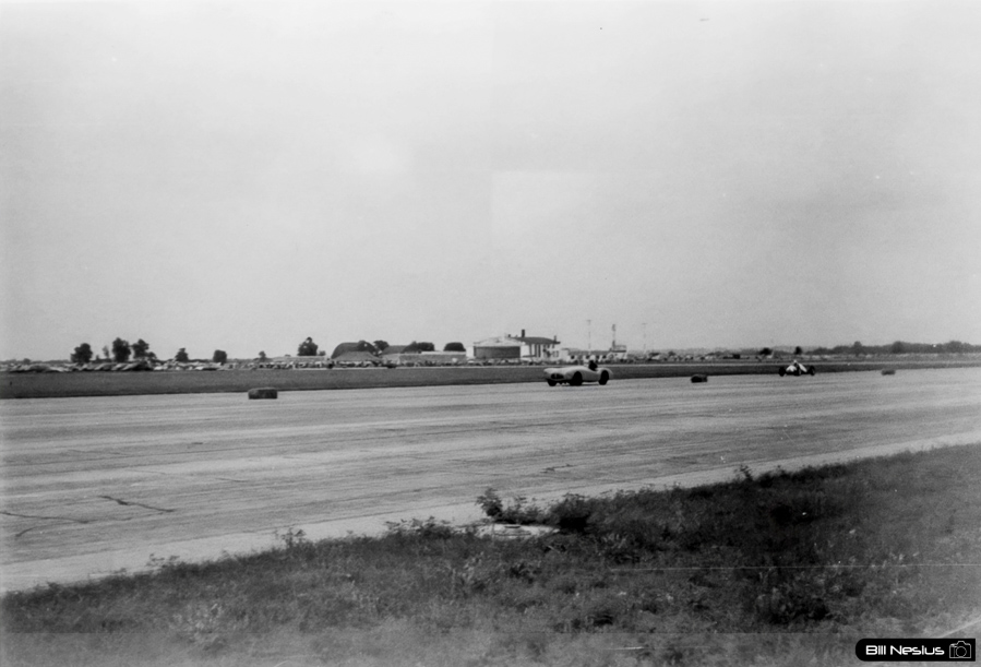 A Glasspar G2 at Janesville Airport Race August 3rd 1952 / 137E_0034 / 