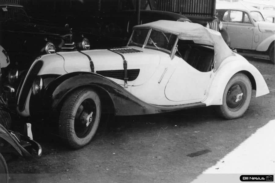 BMW at Osbourn Motors San Antonio April 1952 / 164E_0001 / 