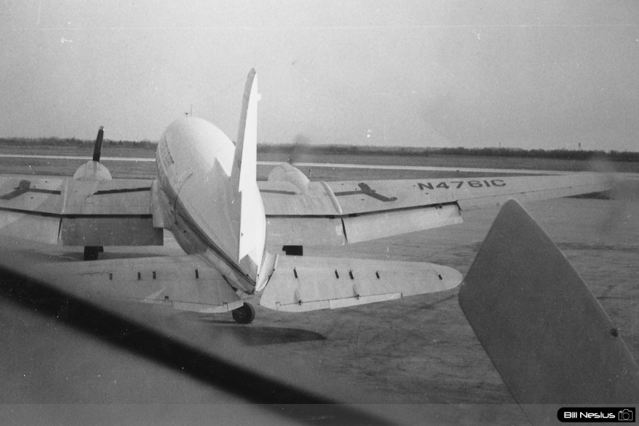 C46 Dad flew to NY Autoshow in from Midway Airport, 1953 / 274K_0021 / 