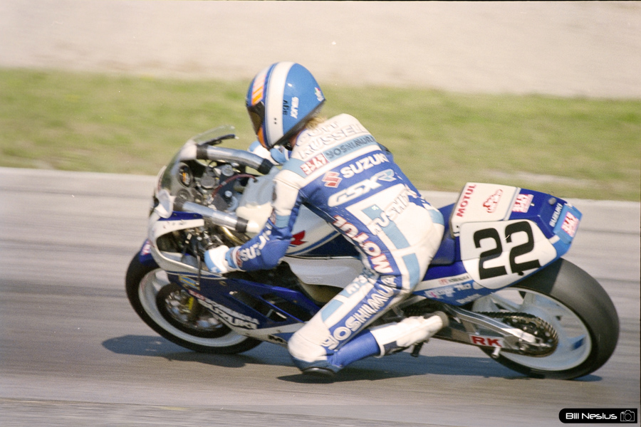 Scott Russell on the Number 22 Suzuki GSXR750 / FLM_7088 / 2