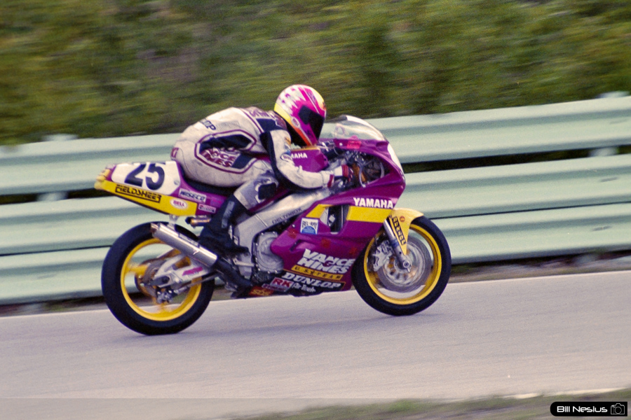 David Sadowski on the Number 25 Vance & Hines Yamaha FZR750R / FLM_6387 / 2