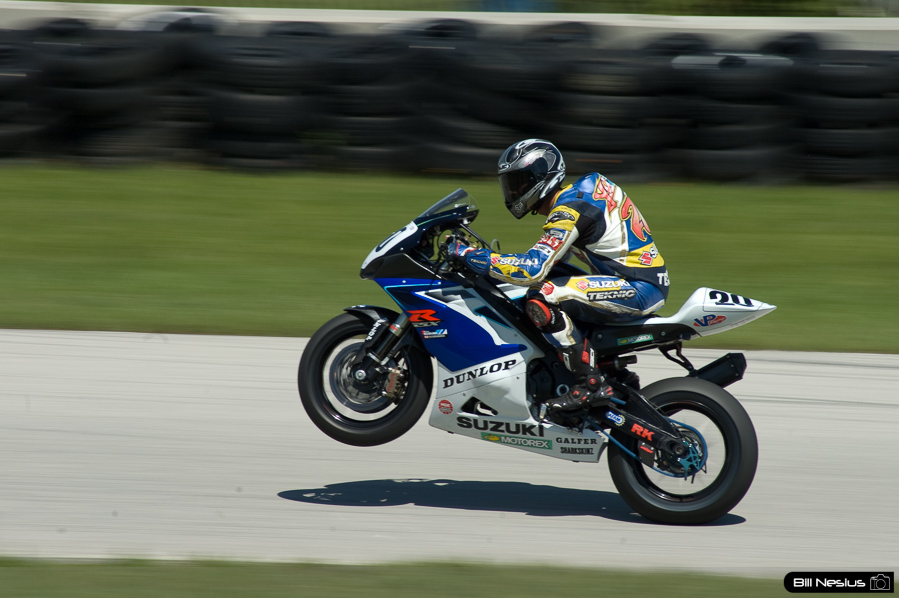 Aaron Yates on the Number 20 Suzuki GSXR1000 / DSC-1507 / 