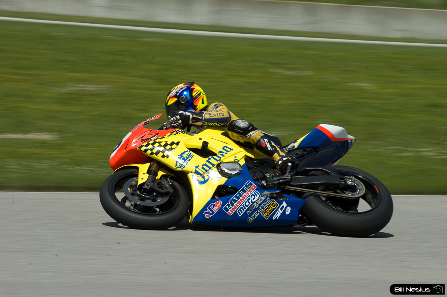 Akira Tamitsuji on the Number 25 Corona Extra Racing Suzuki GSX-R1000 / DSC_1091 / 