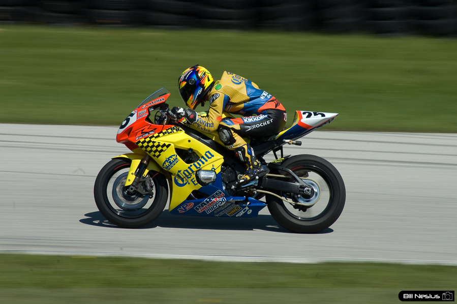 Akira Tamitsuji on the Number 25 Corona Extra Racing Suzuki GSX-R1000 / DSC_1448 / 