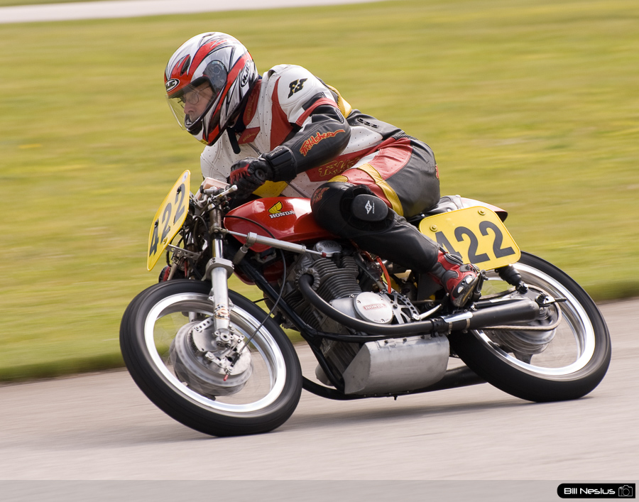 RICHARD JOHNSTON (No.422) on a 71 Honda CL in the bend at Road America, Elkhart Lake, WI / DSC_4056 / 5