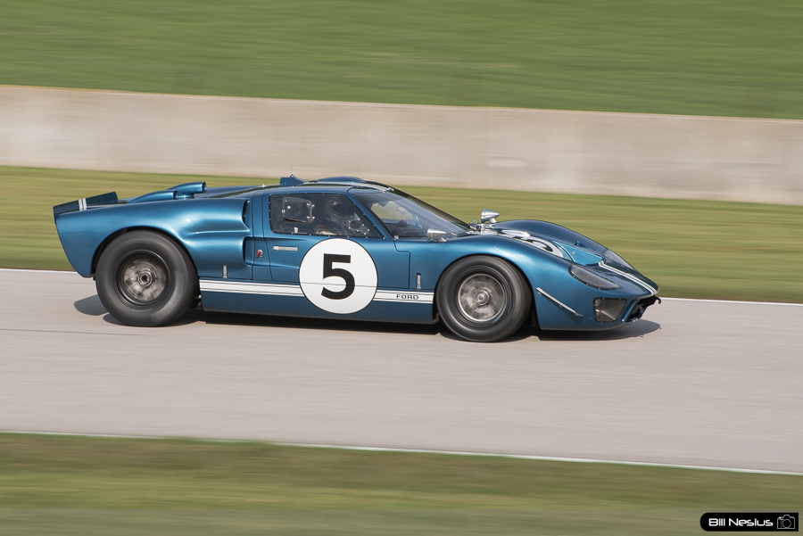 1966/2011 SPF GT40 Mk II #5 between turns 3-4 / DSC_3308 / 4