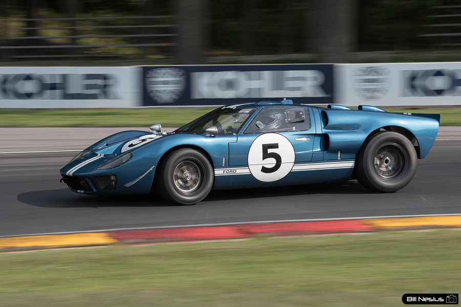 1966/2011 SPF GT40 Mk II #5 in turn 6 / DSC_3384 / 5
