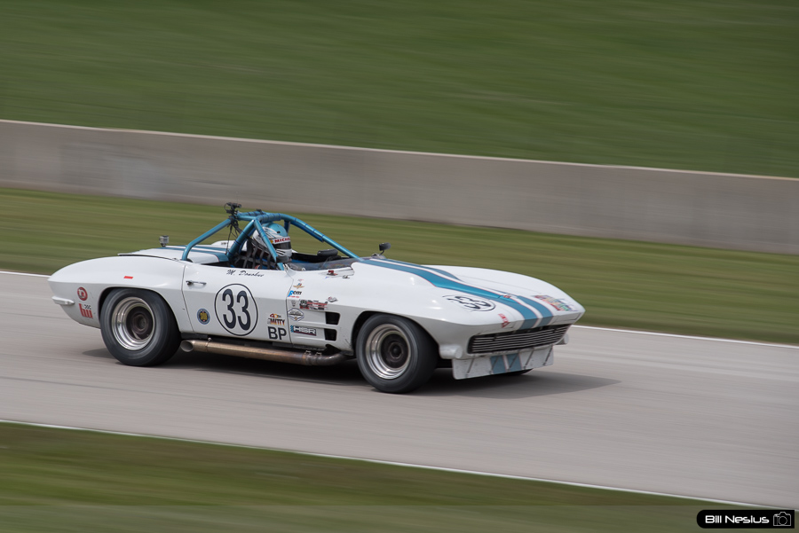 1963 Chevy Corvette #33 between turns 3-4 / DSC_4127 / 4