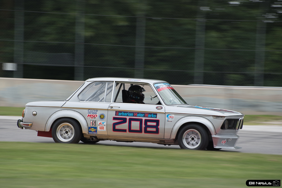 1976 BMW 2002 #208 in turn 1 / DSC_4974 / 3