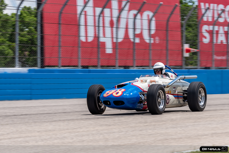 1963 Watson Roadster - Willard Battery Agajanian Special Replica Number 98  / IMG_8132 / 3