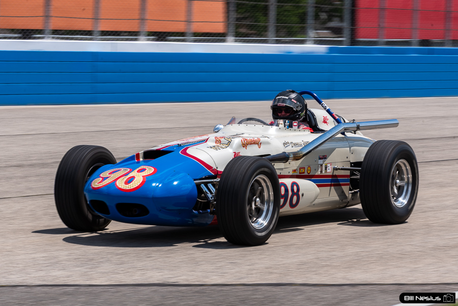 1963 Watson Roadster - Willard Battery Agajanian Special Replica Number 98  / IMG_8403 / 3