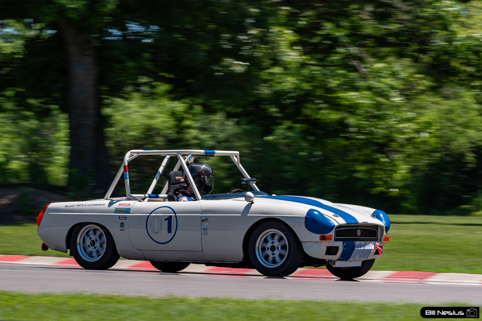 1971 MG B V8 Number 01 - IMG_0658 / 3